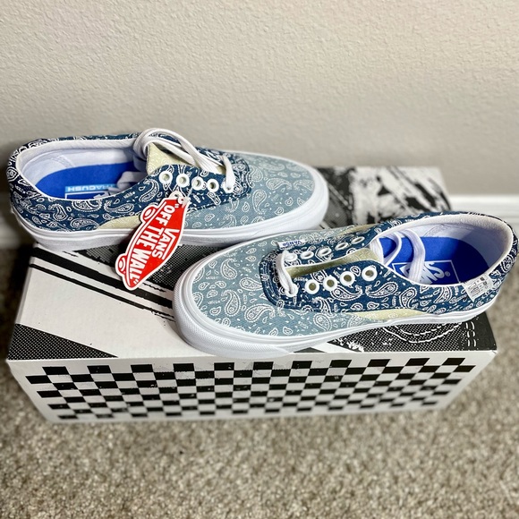 Vans Ultra Cush Sneakers in Paisley - Picture 6 of 7